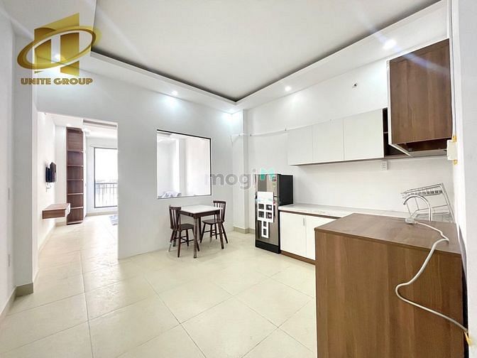 Hình ảnh CHDV 40m2 full nội thất cửa sổ ban công ngay sân bay