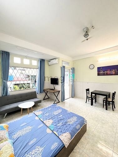 Hình ảnh Căn phòng 30m2 thoải mái rộng rãi Ban công thoáng - giáp sát Quận 1