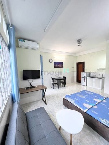 Hình ảnh Căn phòng 30m2 thoải mái rộng rãi Ban công thoáng - giáp sát Quận 1
