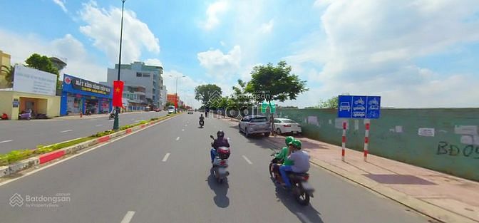 Hình ảnh Tôi cần bán lô đất đường Lê Văn Việt,Quận 9, LK Vincom, SHR, 80m2/2tỷ6
