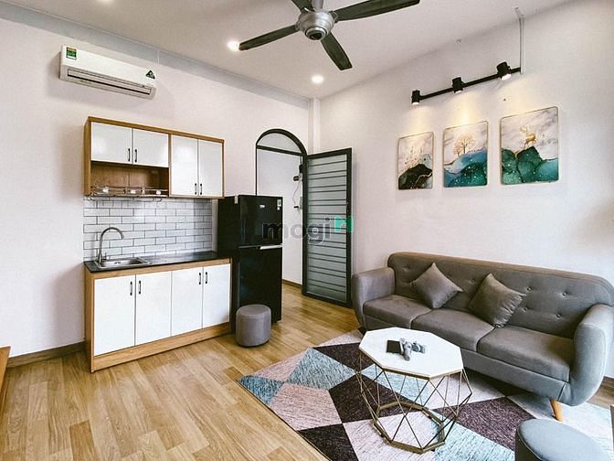 Hình ảnh Penthouse 100m2, 2 Ban Công + Sân Thượng Full Nội Thất Ngay Cộng Hoà