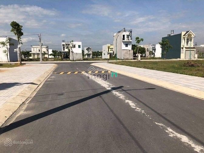 Hình ảnh Bán đất đi Canada đường Nguyễn Quý Cảnh,Q 2, giá 2tỷ590/80m2, sổ riêng