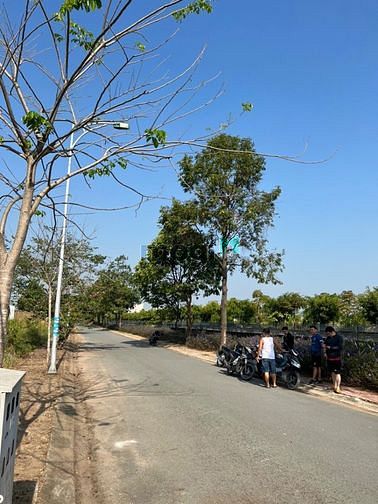 Hình ảnh Lô đất đẹp vuông vức 90m2,giá 2tỷ700,sổ riêng,Lê Văn Lương,Quận 7