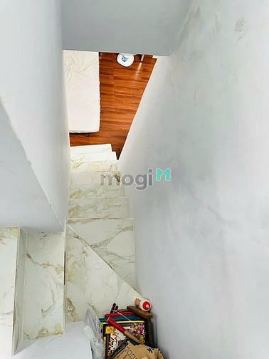 Hình ảnh Nhà bán 3 tầng 3,5*6,8m, hẻm an ninh, chỉ 2.2 tỷ