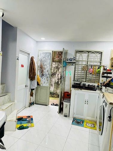 Hình ảnh Nhà bán 3 tầng 3,5*6,8m, hẻm an ninh, chỉ 2.2 tỷ