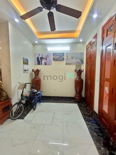Hình ảnh Nhà 5 tầng thang máy, dân xây chắc chắn phố Đức Giang