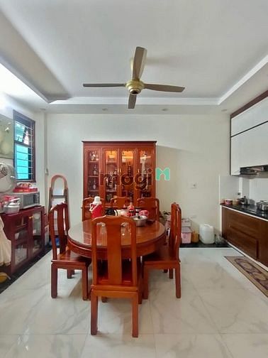 Hình ảnh Nhà 5 tầng thang máy, dân xây chắc chắn phố Đức Giang