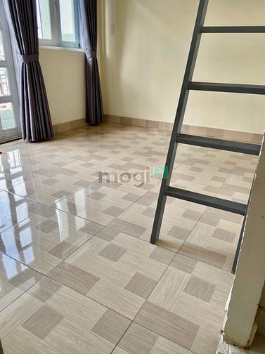 Hình ảnh Cho thuê Căn Hộ ban công Full nội thất Gần Cv Lê Văn Tám - 35m2 Quận 1