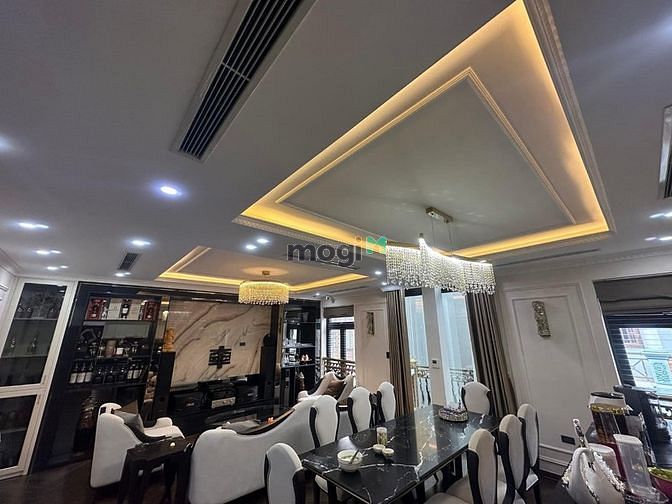 Hình ảnh Siêu biệt thự Tân cổ điển Sài Đồng. Nhìn là mê.