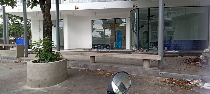 Hình ảnh Cho thuê Tòa nhà Góc 2MT mới xây 100% cạnh Aeon Có thang máy 5PN