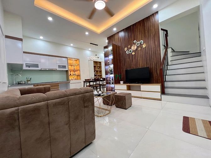 Hình ảnh Bán nhà Phố Trạm 45m2- 5 tầng-mt 4m–Ô TÔ TRÁNH–KINH DOANH–HƠN 6 TỶ