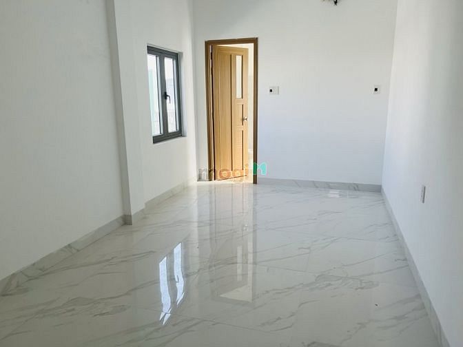 Hình ảnh BÁN NHÀ 2 Tầng, 77m2, 3pn, MỚI Ở NGAY, Ô TÔ ĐỖ SÁT NHÀ, GẦN CMT8, 2.x
