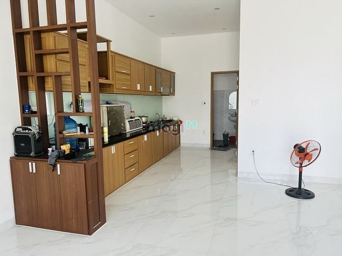 Hình ảnh BÁN NHÀ 2 Tầng, 77m2, 3pn, MỚI Ở NGAY, Ô TÔ ĐỖ SÁT NHÀ, GẦN CMT8, 2.x