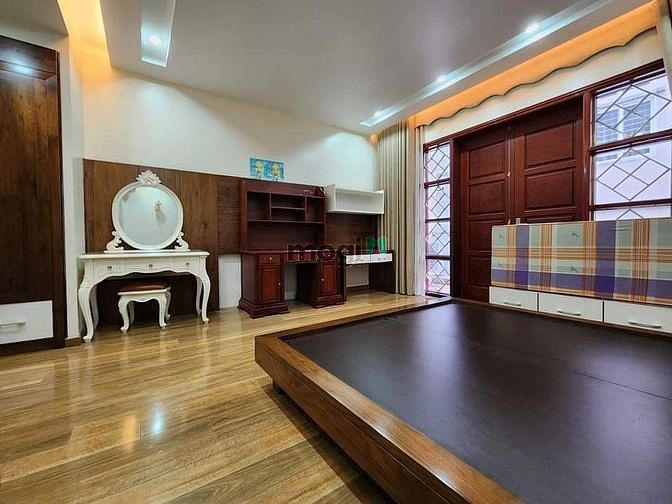 Hình ảnh Chính chủ b.á.n nhà mặt Phố Văn Cao – Ba Đình. Diện tích 80m2, 7tầng