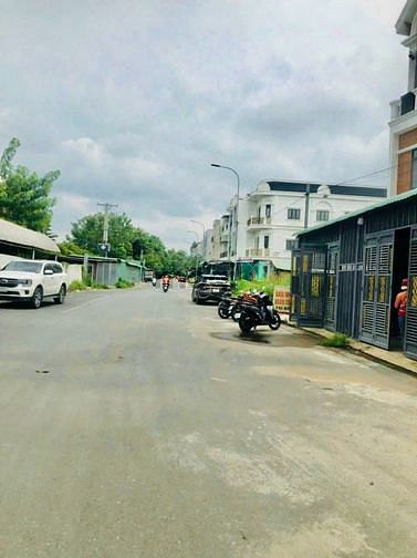 Hình ảnh Bán nhanh lô đất góc 2 mặt tiền, thổ cư 100%, sổ riêng sẵn hỗ trợ Bank