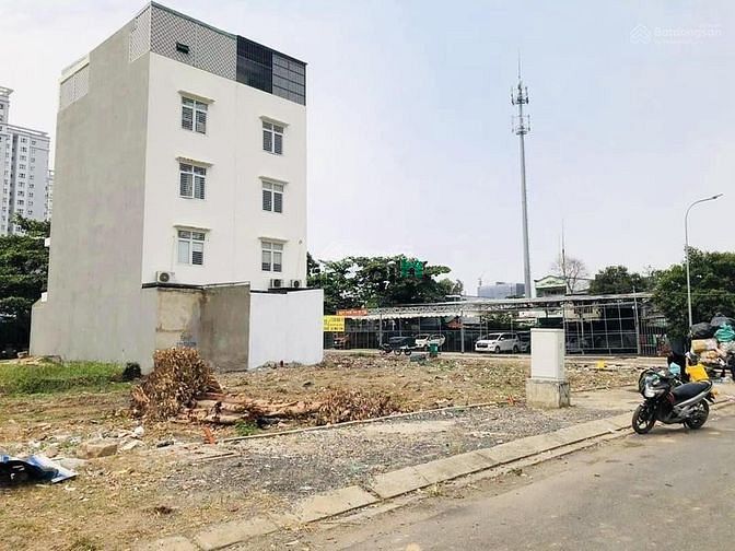 Hình ảnh Nhanh tay chốt ngay 10 nền đất Khánh Hội,P3,Q4,giá 2tỷ5/80m2, sổ riêng