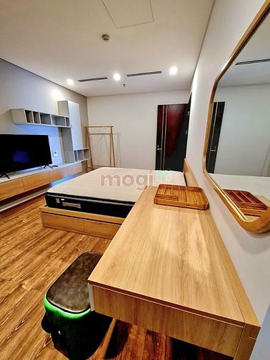 Hình ảnh Thuê Căn Hộ 3PN Đủ Nội Thất Giữa Lòng Thủ Đô & Bể Bơi & Gym Thoáng Đã