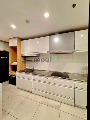Hình ảnh Thuê Căn Hộ 3PN Đủ Nội Thất Giữa Lòng Thủ Đô & Bể Bơi & Gym Thoáng Đã