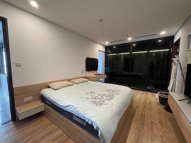 Hình ảnh Thuê Căn Hộ 3PN Đủ Nội Thất Giữa Lòng Thủ Đô & Bể Bơi & Gym Thoáng Đã