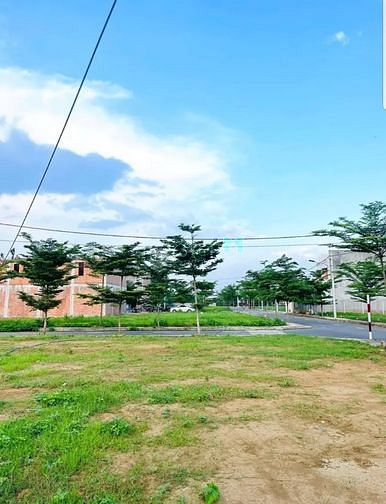Hình ảnh Bỏ ra 2tỷ2 sở hữu ngay đất 80m2 + sổ hồng Đ.Nguyễn Văn Quá, Quận 12