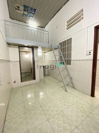 Hình ảnh Trống Lại 1 Duplex - Ngay Chợ Hoàng Hoa Thám