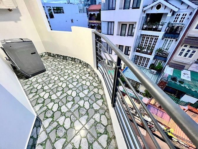 Hình ảnh Studio ban công siêu rộng, cửa sổ. FULL nội thất đẹp