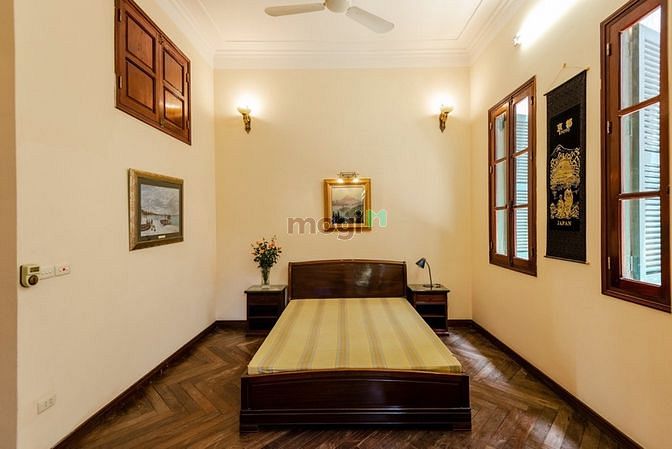 Hình ảnh Biệt thự Bồ Đề cho thuê thiết kế kiểu Pháp cổ 220m2 full nội thất gara