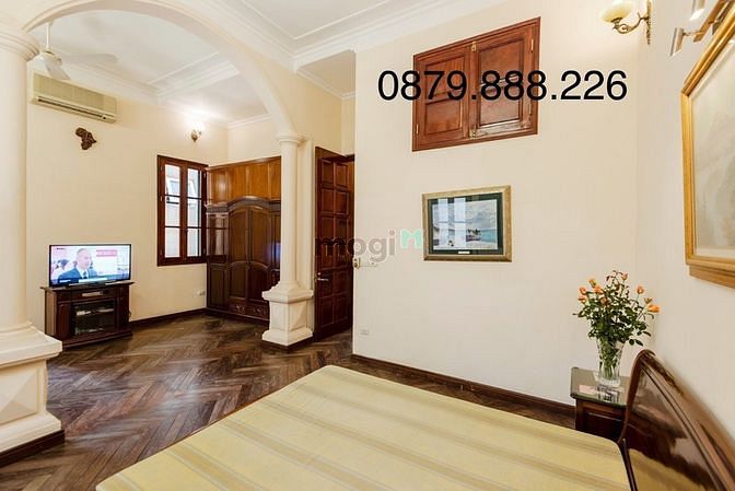 Hình ảnh Biệt thự Bồ Đề cho thuê thiết kế kiểu Pháp cổ 220m2 full nội thất gara