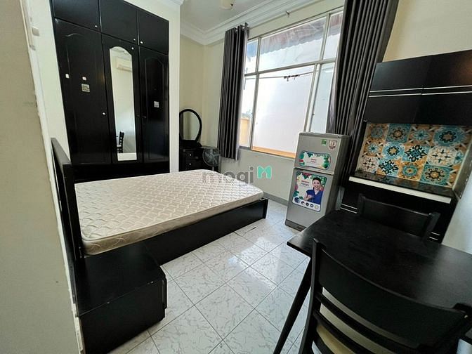 Hình ảnh Phòng bancol, cửa sổ lớn siêu thoáng mát (gần sân bay)