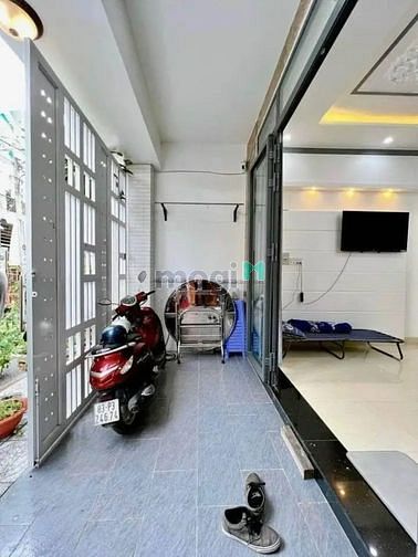 Hình ảnh Bán nhà hẻm 10m, 3pn ở Hoàng Văn Thụ, Tân Bình