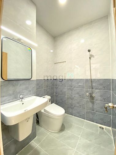 Hình ảnh Studio ban công, cửa sổ lớn, full nt