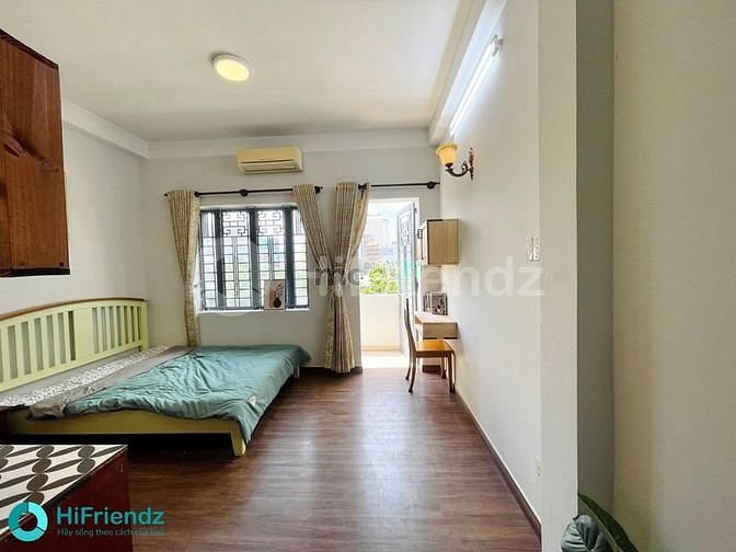 Hình ảnh Phòng bancol rộng, thoáng, view bờ kè (giáp quận 1, 3)