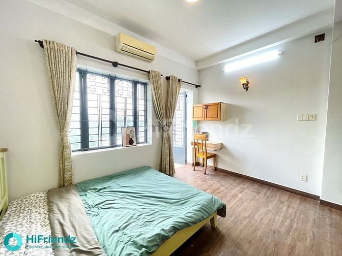 Hình ảnh Phòng bancol rộng, thoáng, view bờ kè (giáp quận 1, 3)