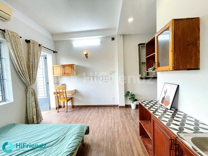 Hình ảnh Phòng bancol rộng, thoáng, view bờ kè (giáp quận 1, 3)