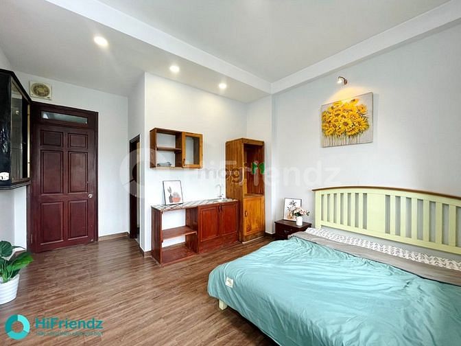 Hình ảnh Phòng bancol rộng, thoáng, view bờ kè (giáp quận 1, 3)