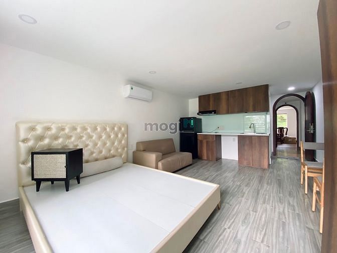 Hình ảnh Trống Studio cửa sổ lớn FULL nội thất nắng chiếu vào phòng