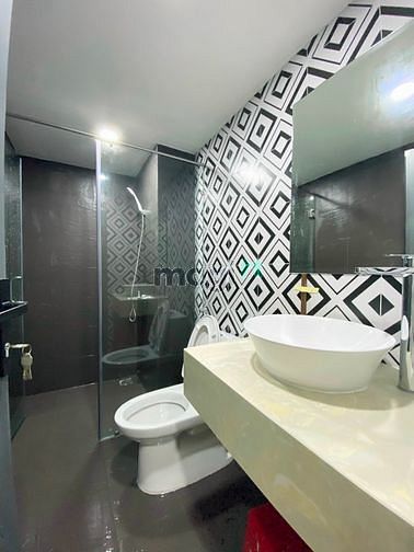 Hình ảnh Trống Studio cửa sổ lớn FULL nội thất nắng chiếu vào phòng