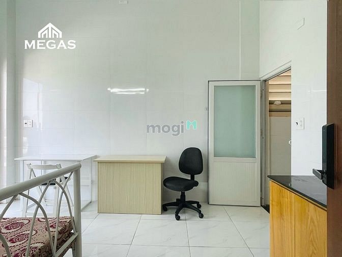 Hình ảnh Studio ban công sắp trống ngay gần cao đẳng công thương