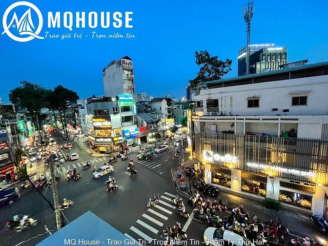 Hình ảnh 🔥CHDV - Studio balcon - lầu 4 thang máy ngay TRẦN QUANG KHẢI Quận 1🔥