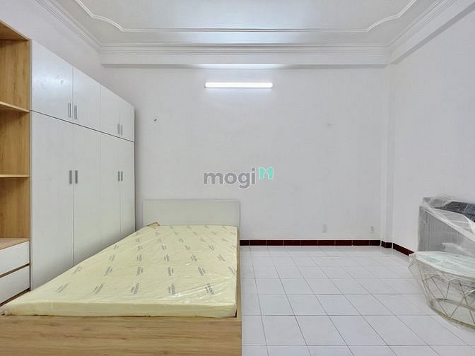 Hình ảnh Studio cửa sổ lớn gần sân bay, Đại học Huflit