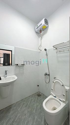 Hình ảnh Studio cửa sổ thoáng thiết kế hiện đại full nội thất
