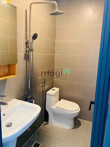 Hình ảnh Cho thuê phòng có ban công full nội thất quận 1