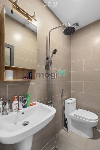 Hình ảnh Cho thuê phòng có ban công full nội thất quận 1