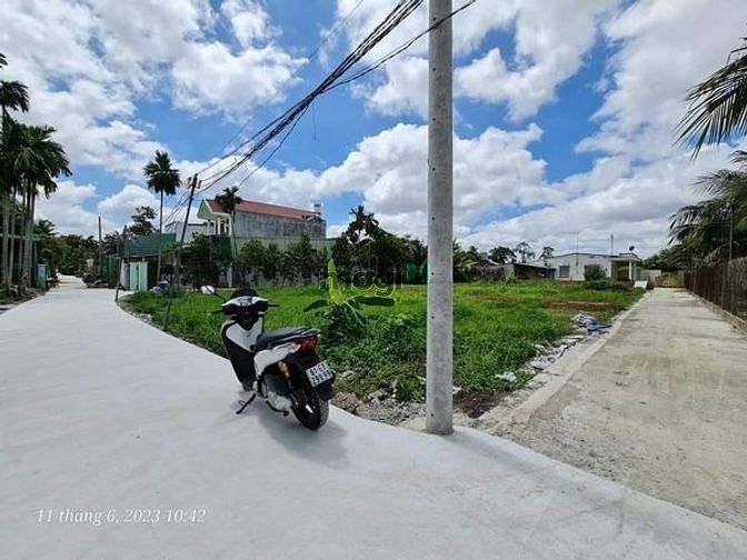 Hình ảnh Hàng ngộp Đất bình nhâm đường thông ôtô