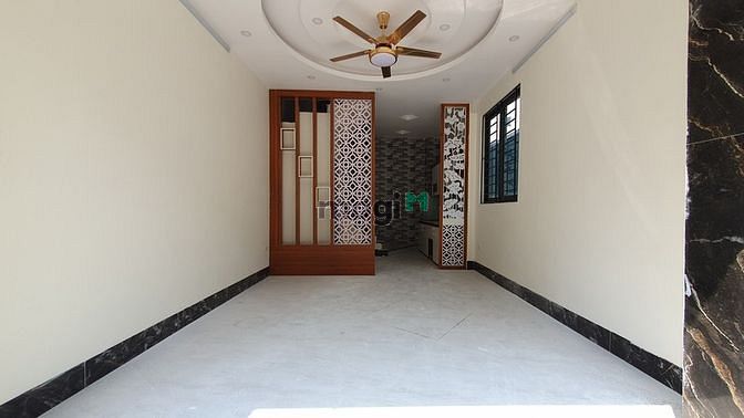 Hình ảnh Ô tô đỗ trước nhà , mặt tiền rộng , ngõ thông
