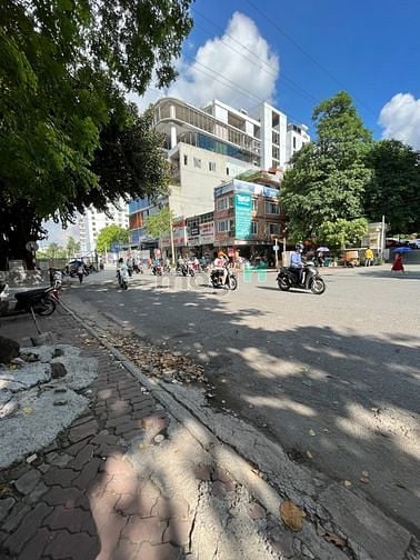 Hình ảnh Cần cho thuê 02 nhà liền nhau mặt phố Cát Linh