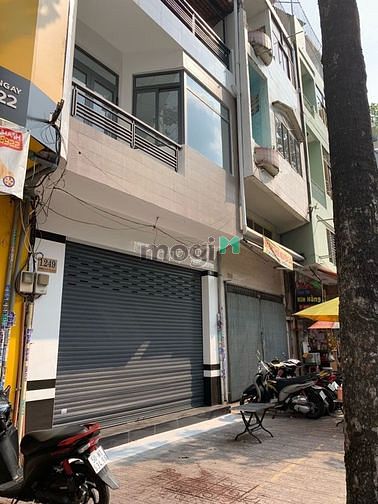 Hình ảnh Mặt tiền đường Ba Tháng Hai, 01 trệt 2 lầu
