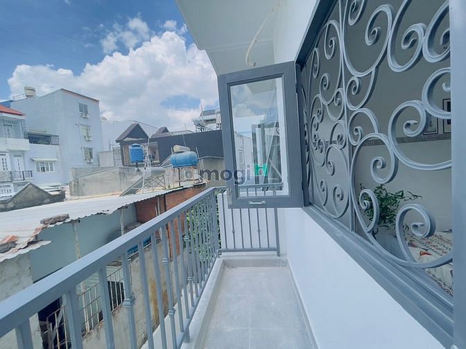 Hình ảnh Phòng bancol 30m2 full nội thất ngay Phan Huy Ích