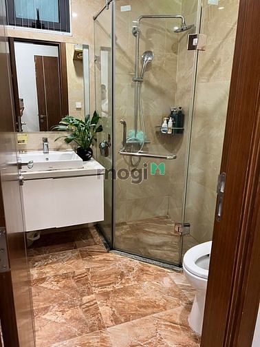 Hình ảnh The Legend - Chính chủ bán gấp Trang Chủ MB66.COM / Đăng Ký Tặng 66K 2PN 64m2 Full NT Giá 4.1 tỷ