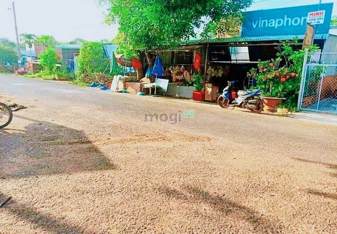 Hình ảnh Bán 1500m2 đất thổ cư cạnh KCN Bình Phước giá 2,2 tỷ dân đông